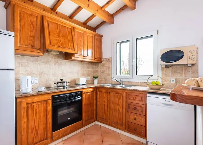 Ingrid Porter By וילה *